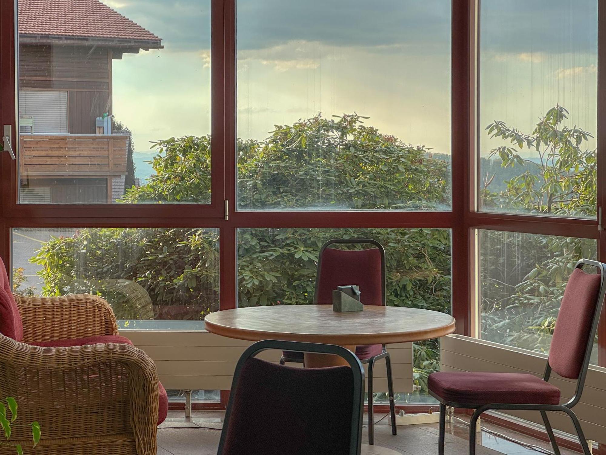 Hotel Aeschipark Aeschi Bei Spiez エクステリア 写真
